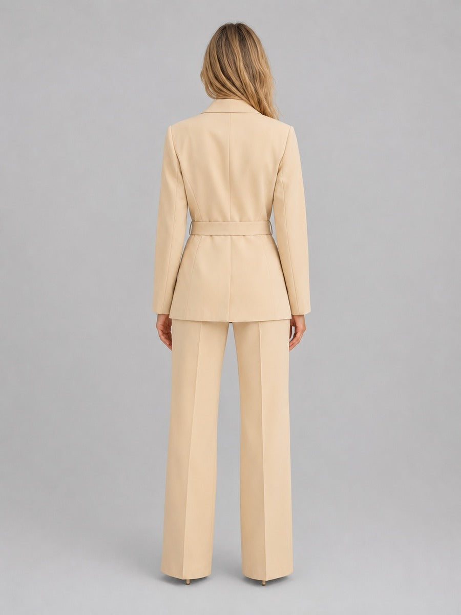 Genziana | Conjunto de Dos Piezas con Blazer Cuello Chal y Cinturón