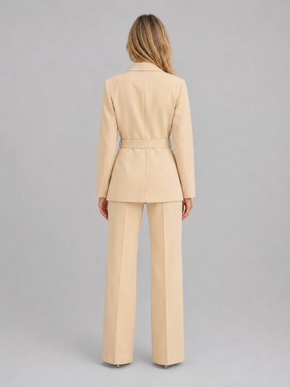 Genziana | Conjunto de Dos Piezas con Blazer Cuello Chal y Cinturón